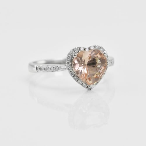 Goldring mit herzförmigem Morganit und Diamanten Rena