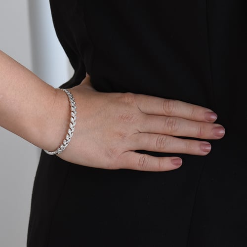 Eleganter Armreif mit funkelnden Lab Grown Diamanten Ettore