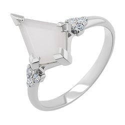 Ring mit einem milchigen Mondstein Kettil