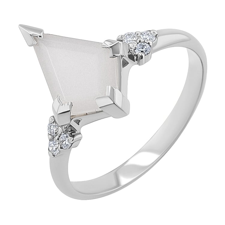 Ring mit einem milchigen Mondstein Kettil 137453