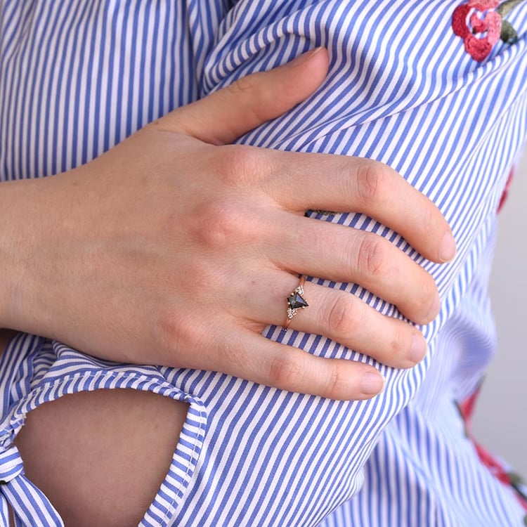 Origineller Ring mit einem Salt and Pepper Diamanten Nele 80949