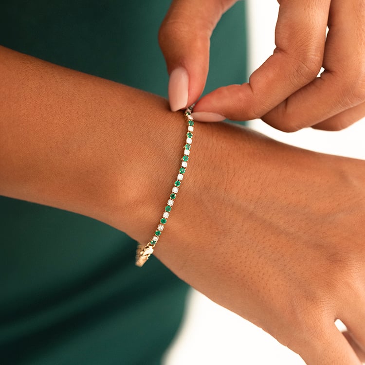 Tennisarmband mit Smaragden und Diamanten Kendrick 143870