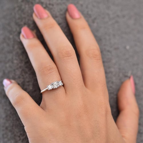 Verlobungsring mit Diamanten Rita