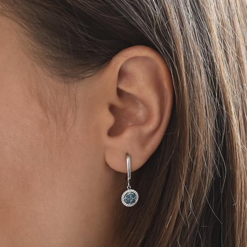 Glänzende Goldohrhänger mit blauen Diamanten Manoeta