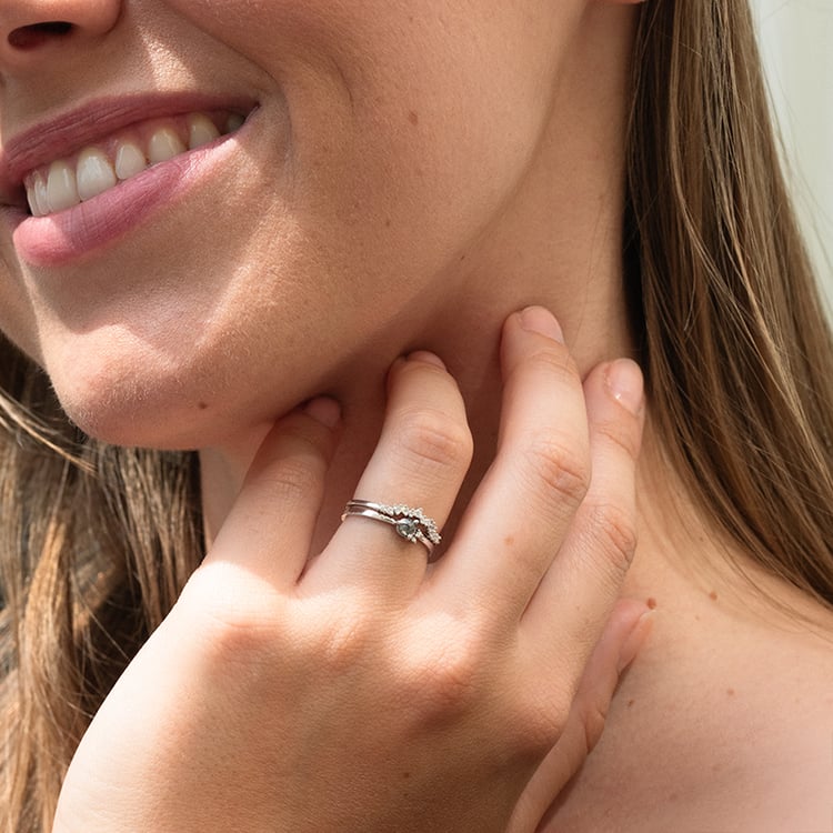 Ring in V-Form mit runden Diamanten Callum 142505