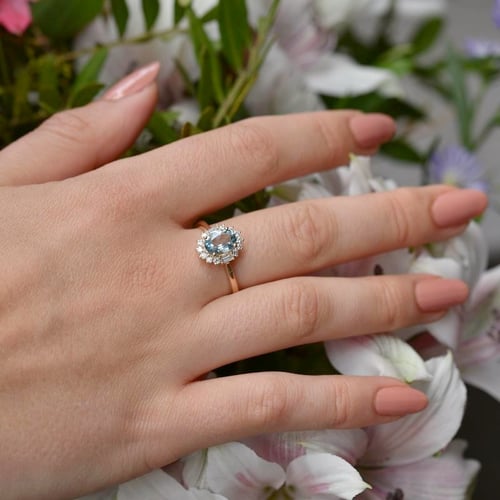 Aquamarinring mit Diamanten Sajani