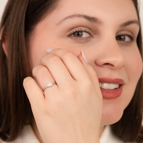 Verlobungsring mit Halblünette Marquise-Diamanten Berenike