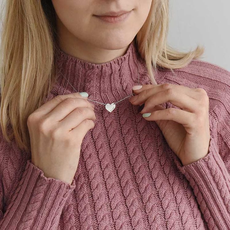 Anhänger aus Gold in Herz-Form mit personalisierter Gravur Atalia 89236