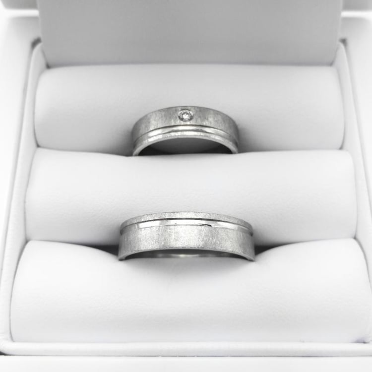 Trauringe aus Platin mit Diamant 11147