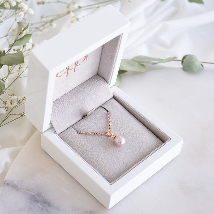 Anhänger aus vergoldetem Silber mit lavendelfarbener Perle Atum 87849