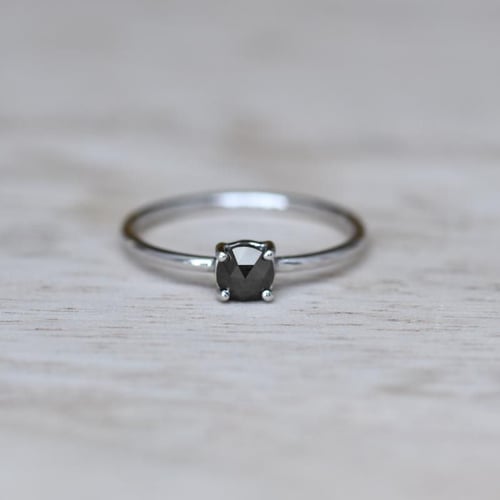 Verlobungsring mit schwarzem Diamanten Paolo