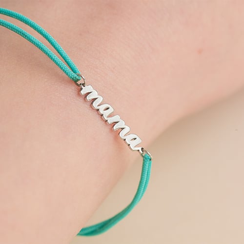Silbernes String-Armband mit der Aufschrift Mama