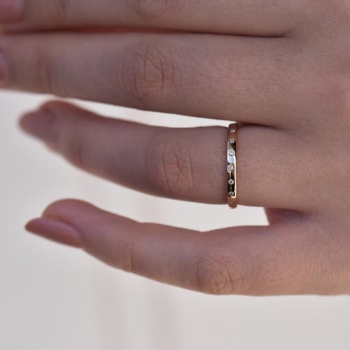 Eternity Ring aus Gold mit Lab Grown Diamanten und größerem Komfortring Miomi