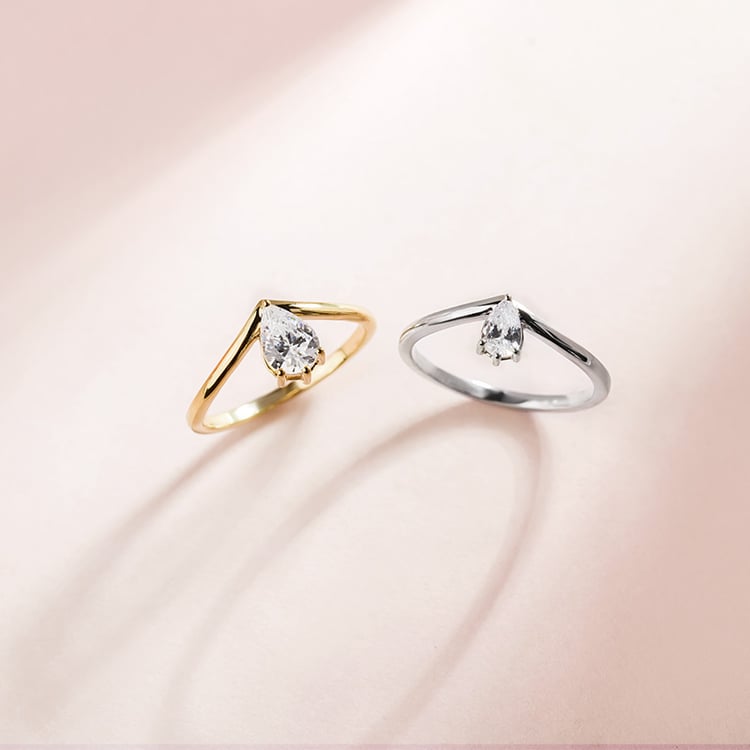 Verlobungsring mit tropfenförmigem Lab Grown Diamanten 154875