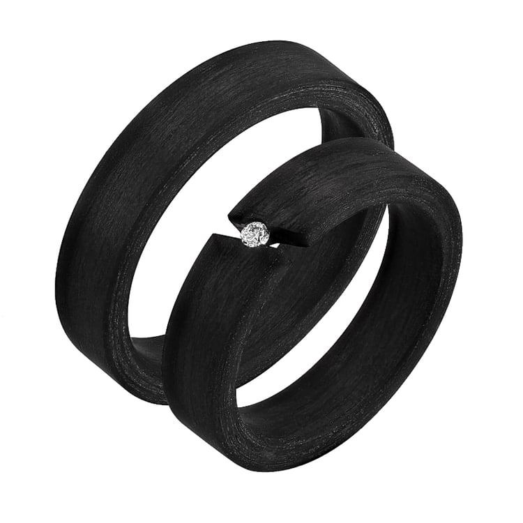 Flache Eheringe aus Carbon mit Diamant Sammu