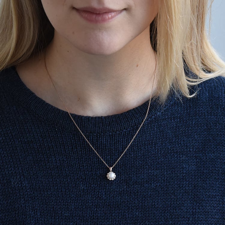 Goldene Anhänger mit Perle und Diamanten Elizabella 74408