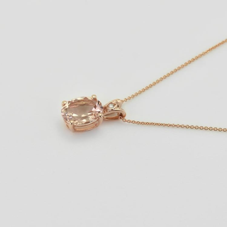 Morganit in goldener Halskette 31166