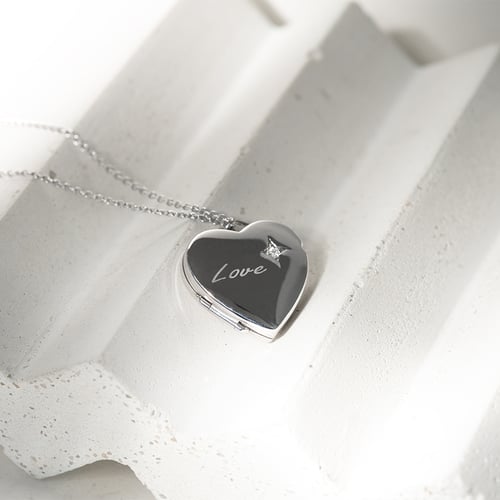 Medaillon aus Silber mit Diamant in Herzform Naila