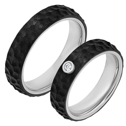 Flache Eheringe aus Carbon mit Diamant Rose