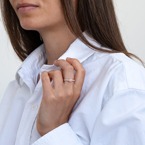Verlobungsring mit einem zertifizierten fancy pink Lab Grown Diamanten Megha