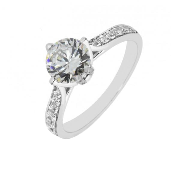 Platinring mit Diamanten