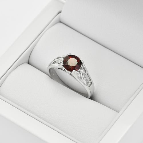 Silberner Ring mit Granat und Zirkonia Wyla