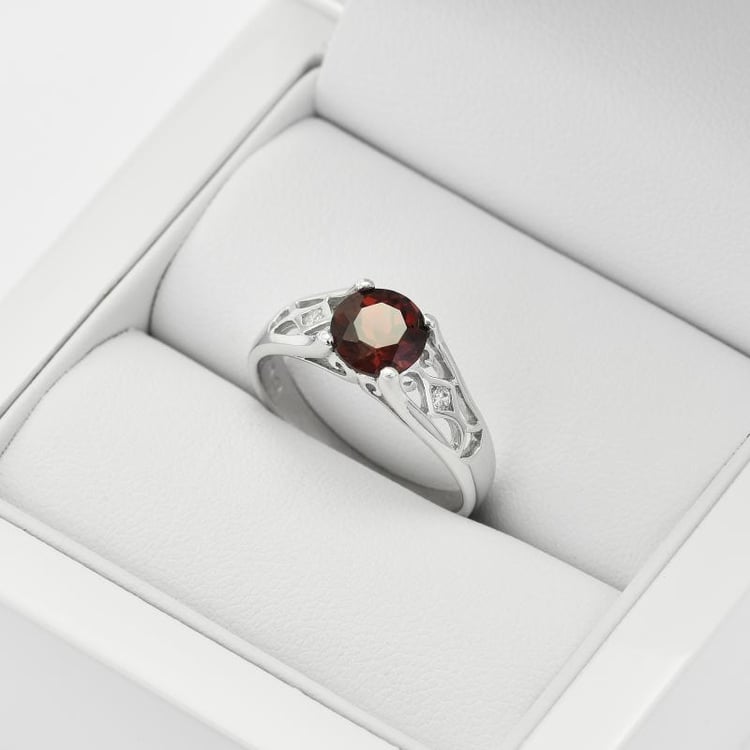 Silberner Ring mit Granat und Zirkonia Wyla 31796