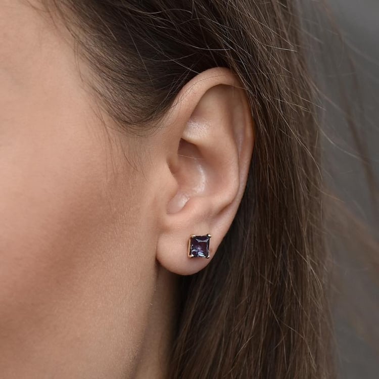 Goldene Ohrringe mit Princess-Alexandriten Enola 16694