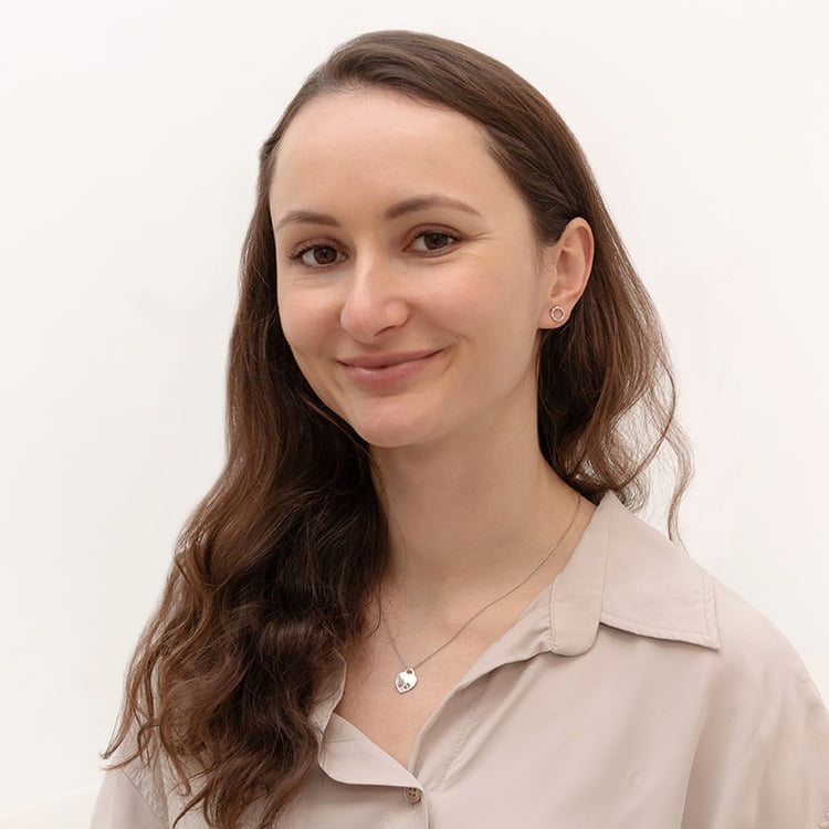 Silberner Herzanhänger mit Pfoten und Gravur Selin 98673