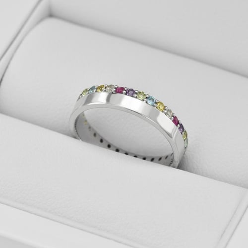 Eternity Ring aus Gold mit Edelsteinen Hevanna