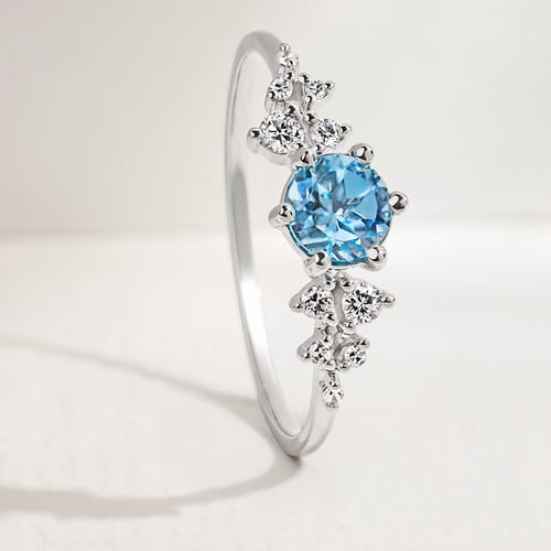 Verlobungsring mit Schweizer Topas und Diamanten Olha