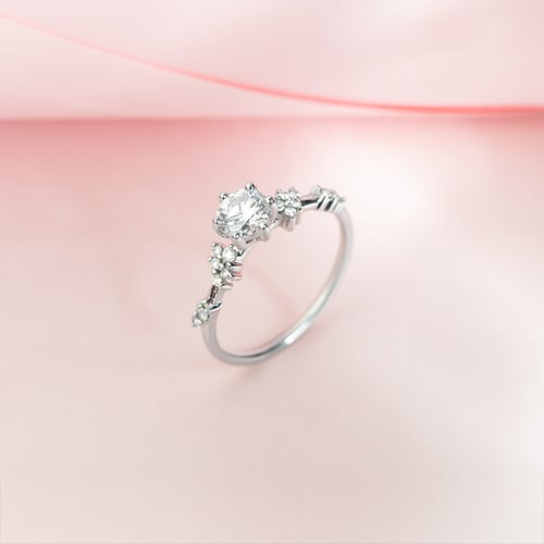 Romantischer Verlobungsring mit Diamanten Therese