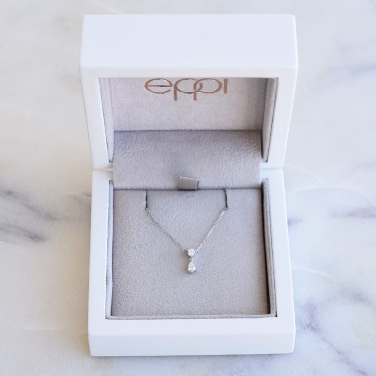 Elegante Kette mit einem Pear-Diamanten Diantha 87205