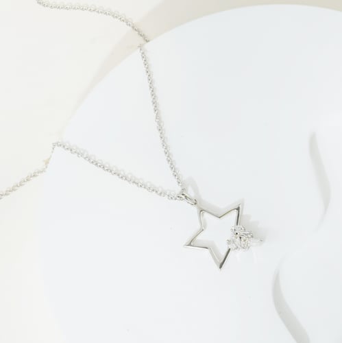 Anhänger aus Gold mit Diamanten in Stern-Form Ryanna