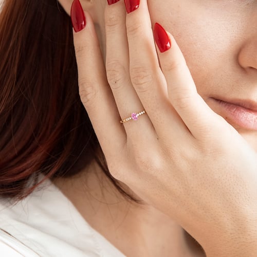 Verlobungsring mit rosa Saphir und Lab Grown Diamanten Terry