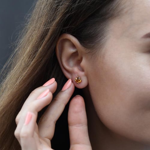 Goldene Ohrstecker mit Citrin Hulda