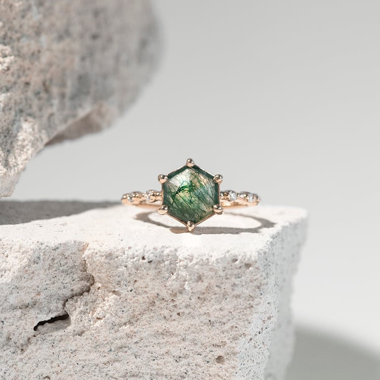 Einzigartiger Ring mit einem Moosachat Sally 112219