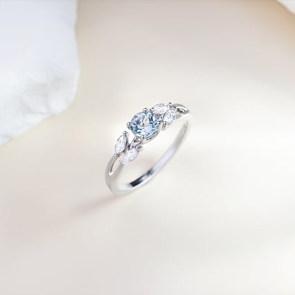 Verlobungsring mit Aquamarin und Moissaniten Halym