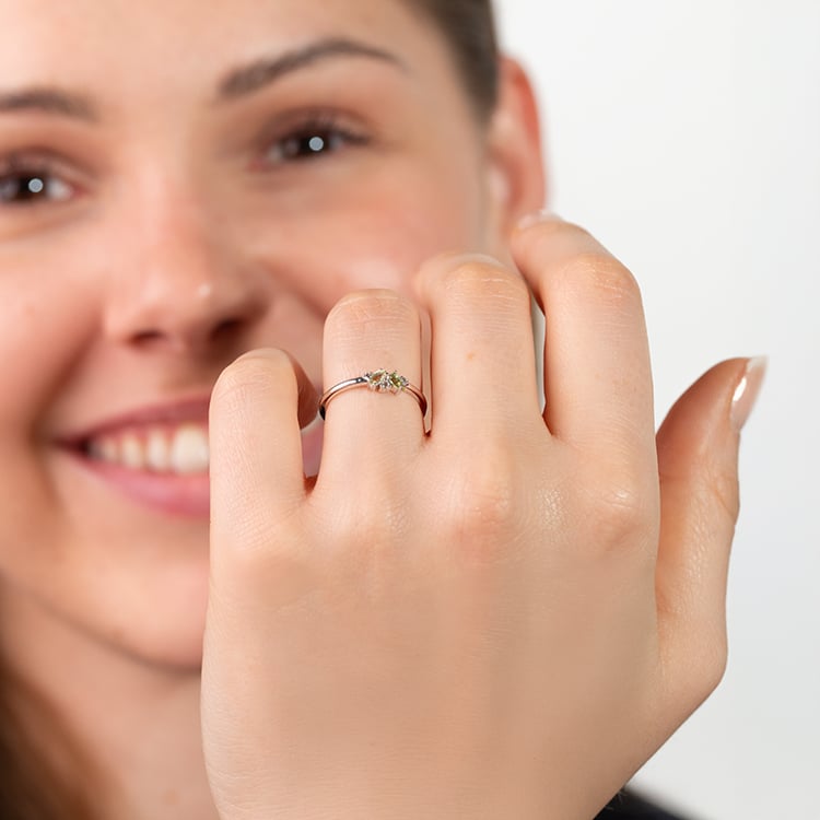 Silbernes Set aus Cluster-Schmuck mit Topasen, Quarz und Olivinen June 149561