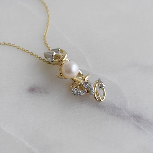 Silberner Anhänger mit Teufelchen und einer Perle und Lab Grown Diamanten Devil