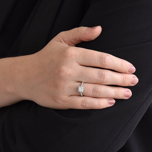 Vintage-Ring mit glänzenden Diamanten Venera
