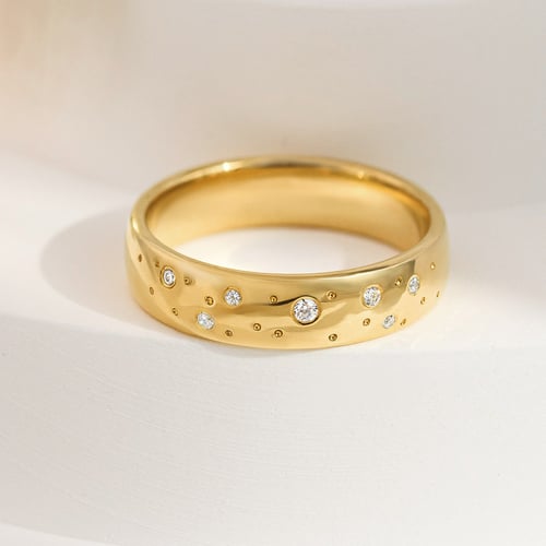 Eheringe aus Gold mit Meer von Diamanten Erich