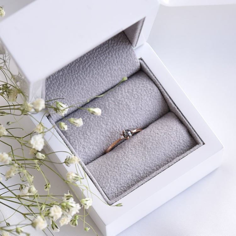 Zarter Ring mit Salt and Pepper Diamant Marine 78188