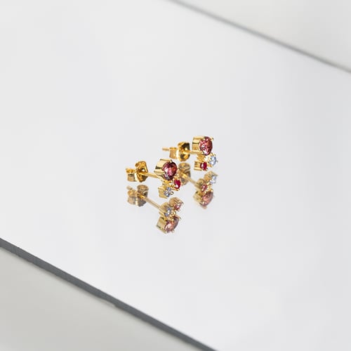 Silberne Ohrstecker mit Tansanit, Turmalin, Rubin und einem Diamanten Kerrie
