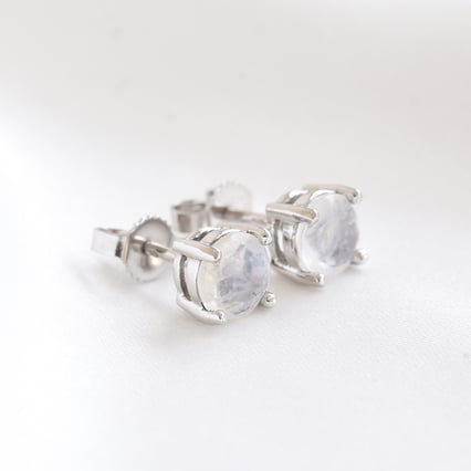 Goldene minimalistische Ohrringe mit Mondsteinen Bernice