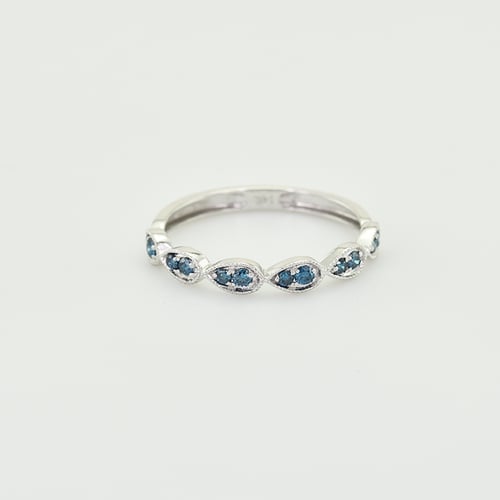 Halb-Eternity Ring mit blauen Diamanten Lacy