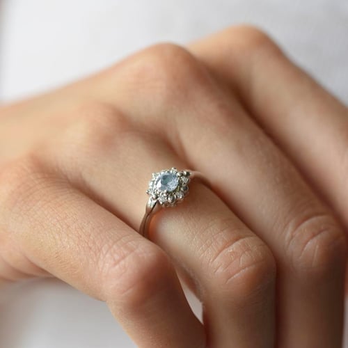 Goldring mit Aquamarin und Diamanten Dylah