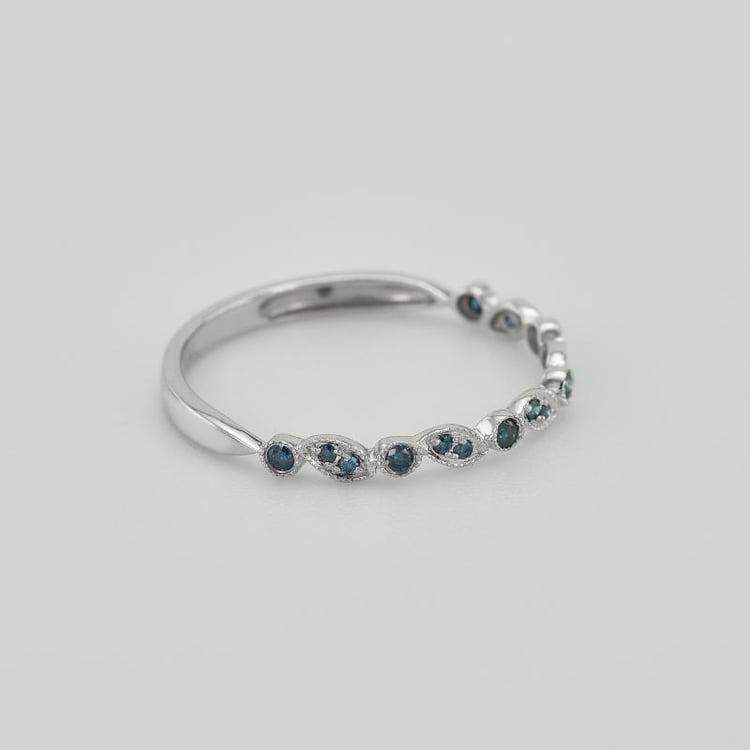 Ring aus Gold mit blauen Diamanten halbbesetzt Sango 38588