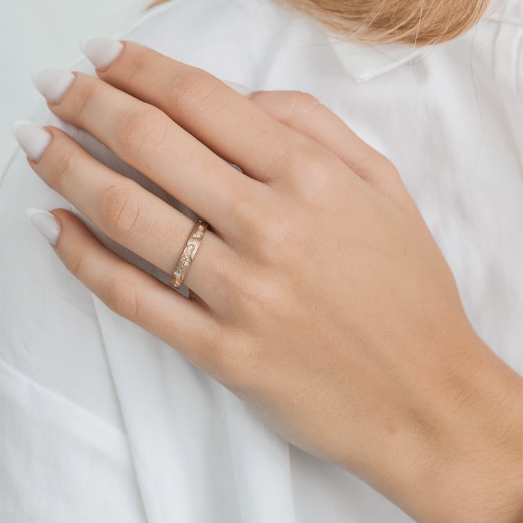 Goldene Eheringe mit von Hand gravierter Oberfläche Cley 163756