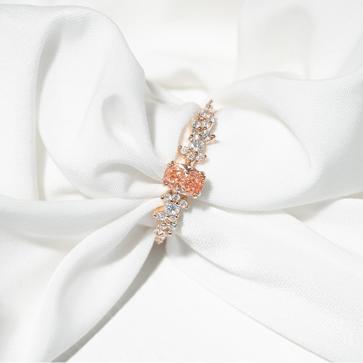 Verlobungsring mit 0.30ct IGI-zertifiziertem pfirsichfarbenen Lab Grown Diamanten Mica 125676